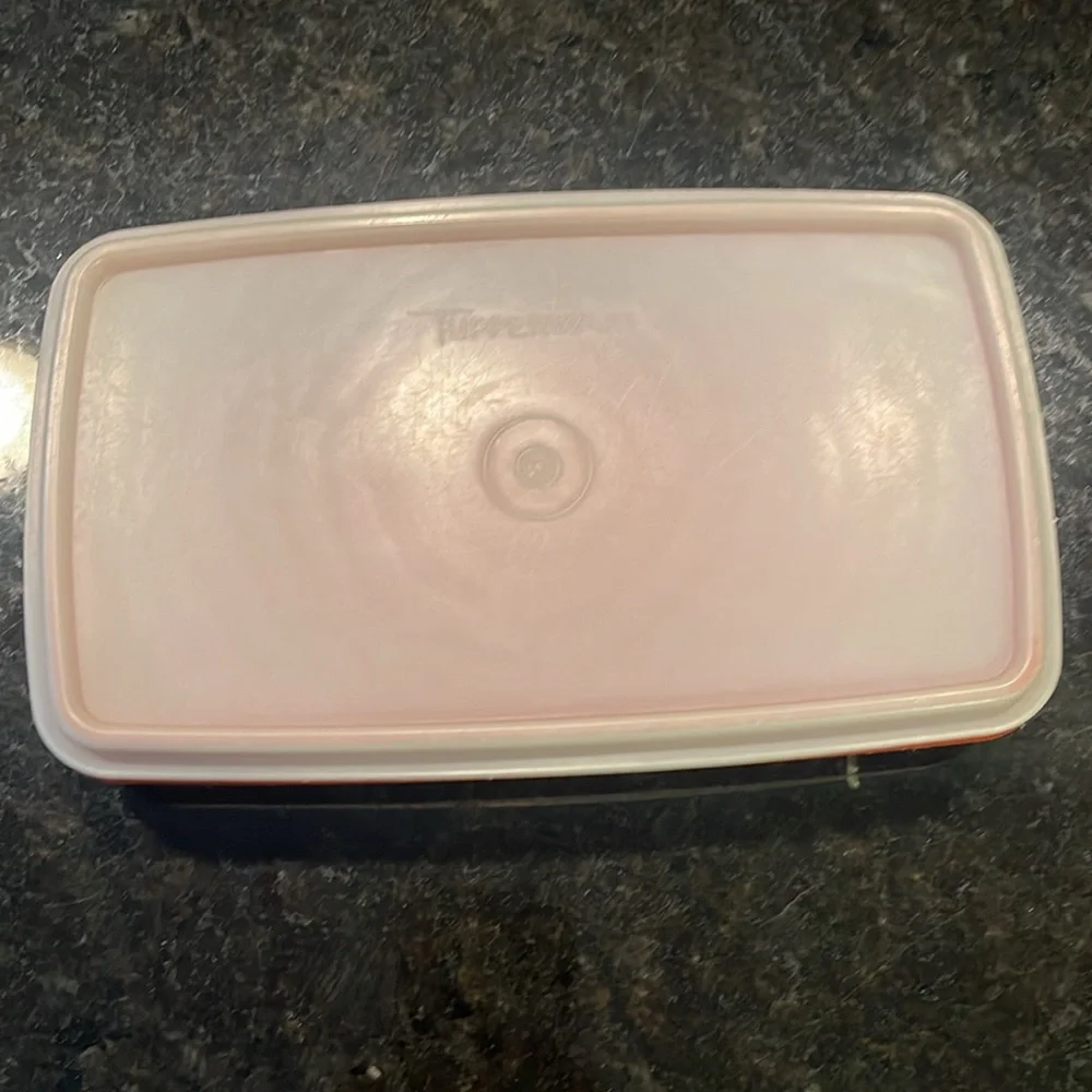 Tupperware Bacon Deli Meat Keeper Storage Container Paprika,  lid #817-14